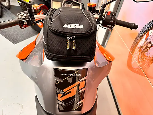 2017 KTM 1290 Superduke GT 1301cc