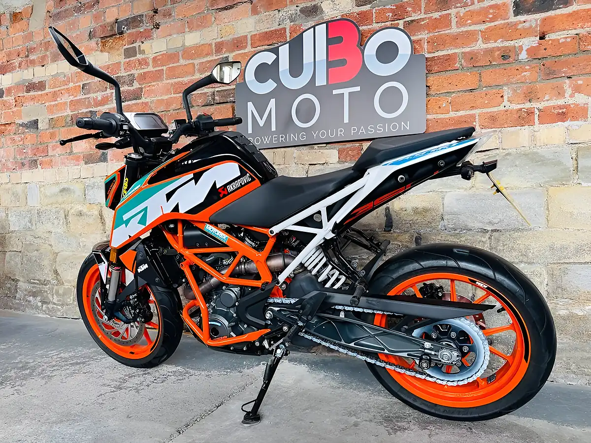 Used 2017 Ktm 390 Duke Orange - Interior and Exterior details 13