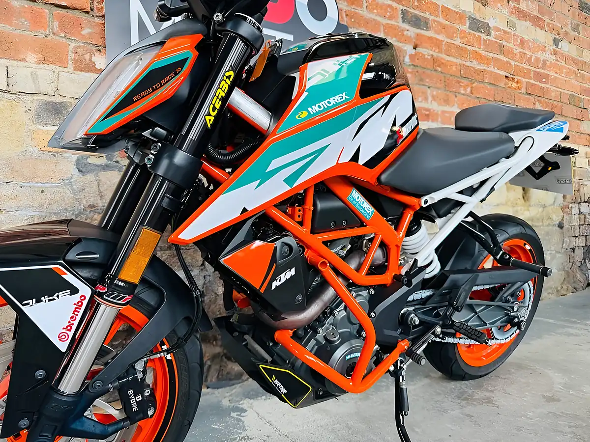 Used 2017 Ktm 390 Duke Orange - Interior and Exterior details 15
