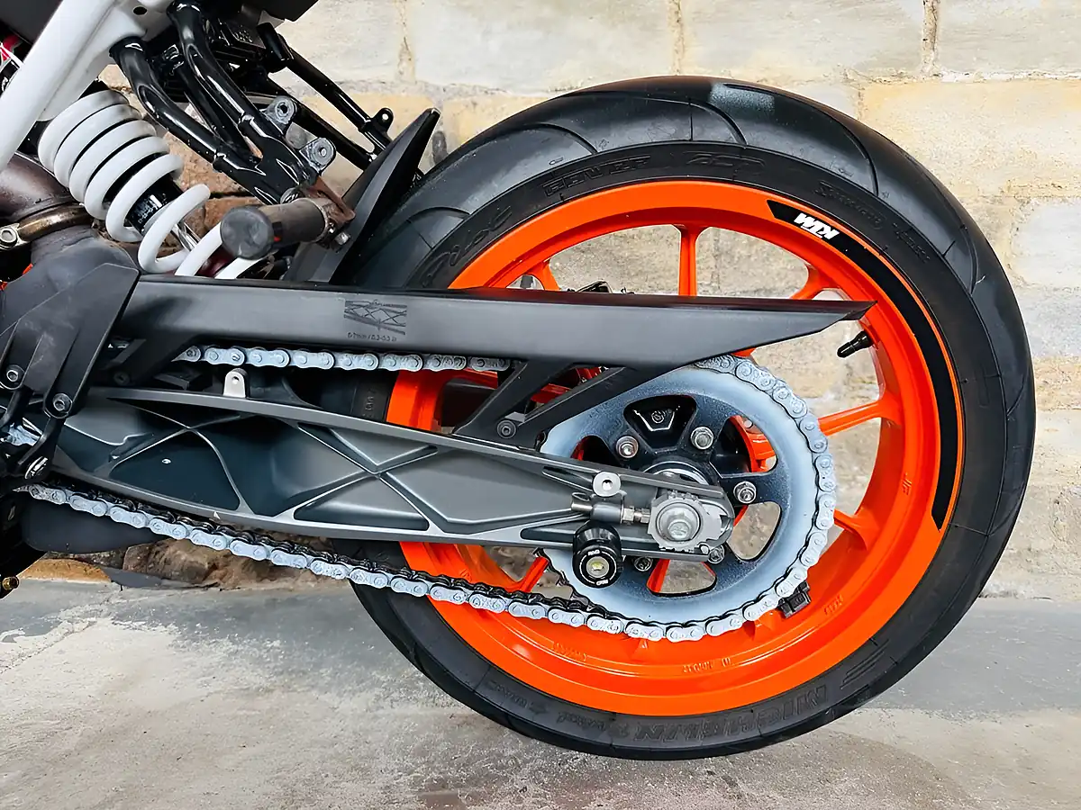 Used 2017 Ktm 390 Duke Orange - Interior and Exterior details 17