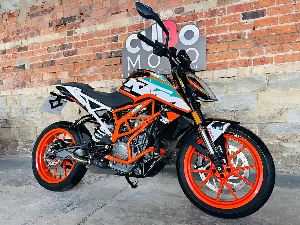 Used 2017 Ktm 390 Duke Orange - Interior and Exterior details 3