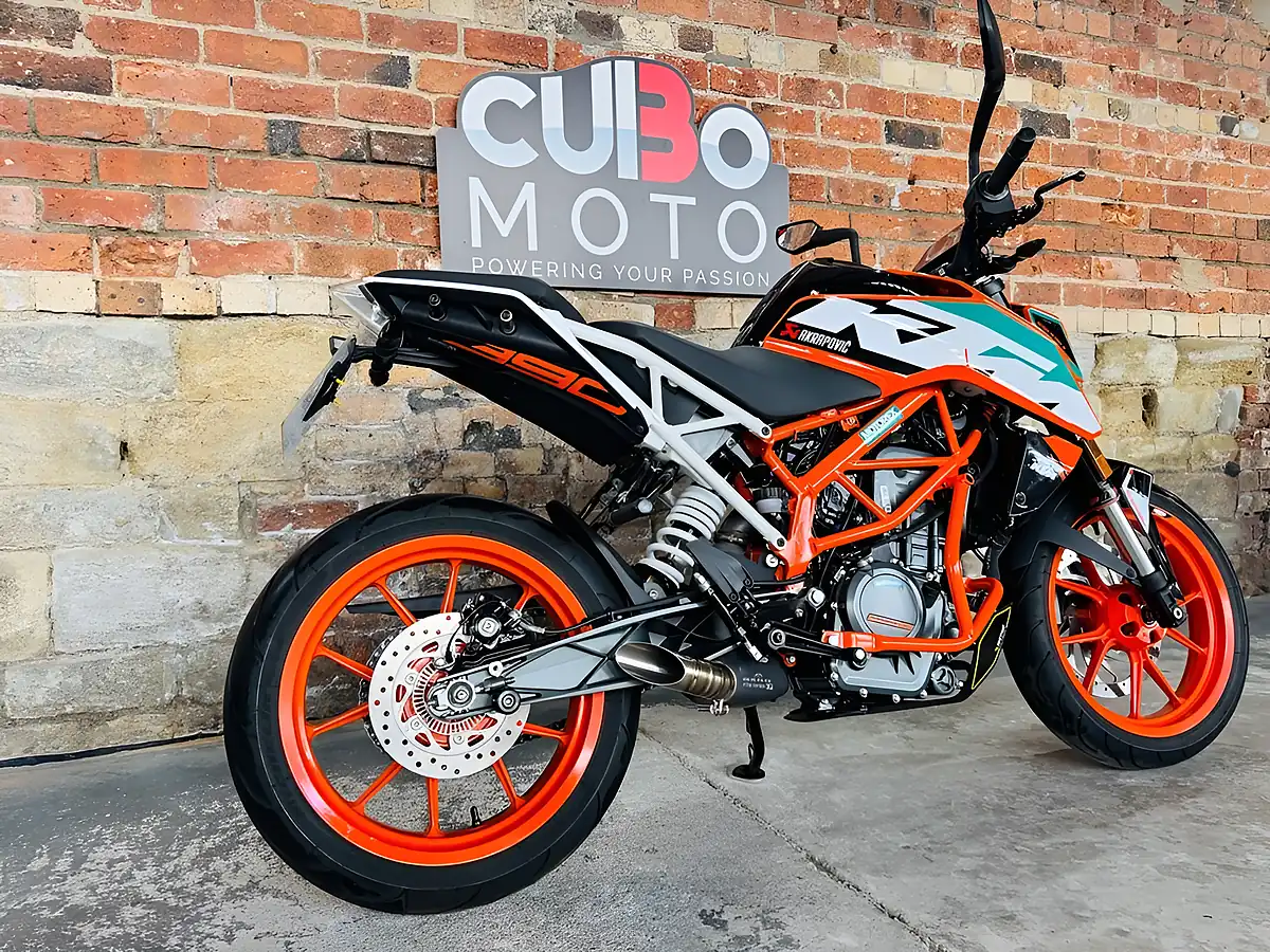 Used 2017 Ktm 390 Duke Orange - Interior and Exterior details 4