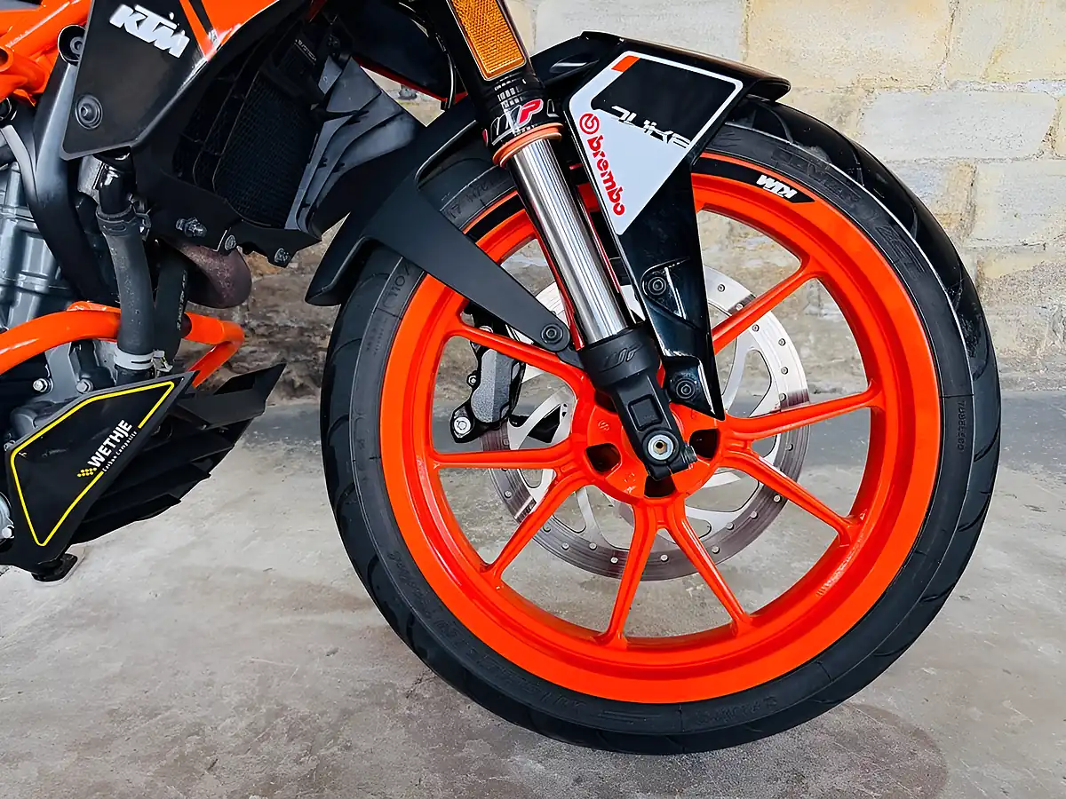 Used 2017 Ktm 390 Duke Orange - Interior and Exterior details 5