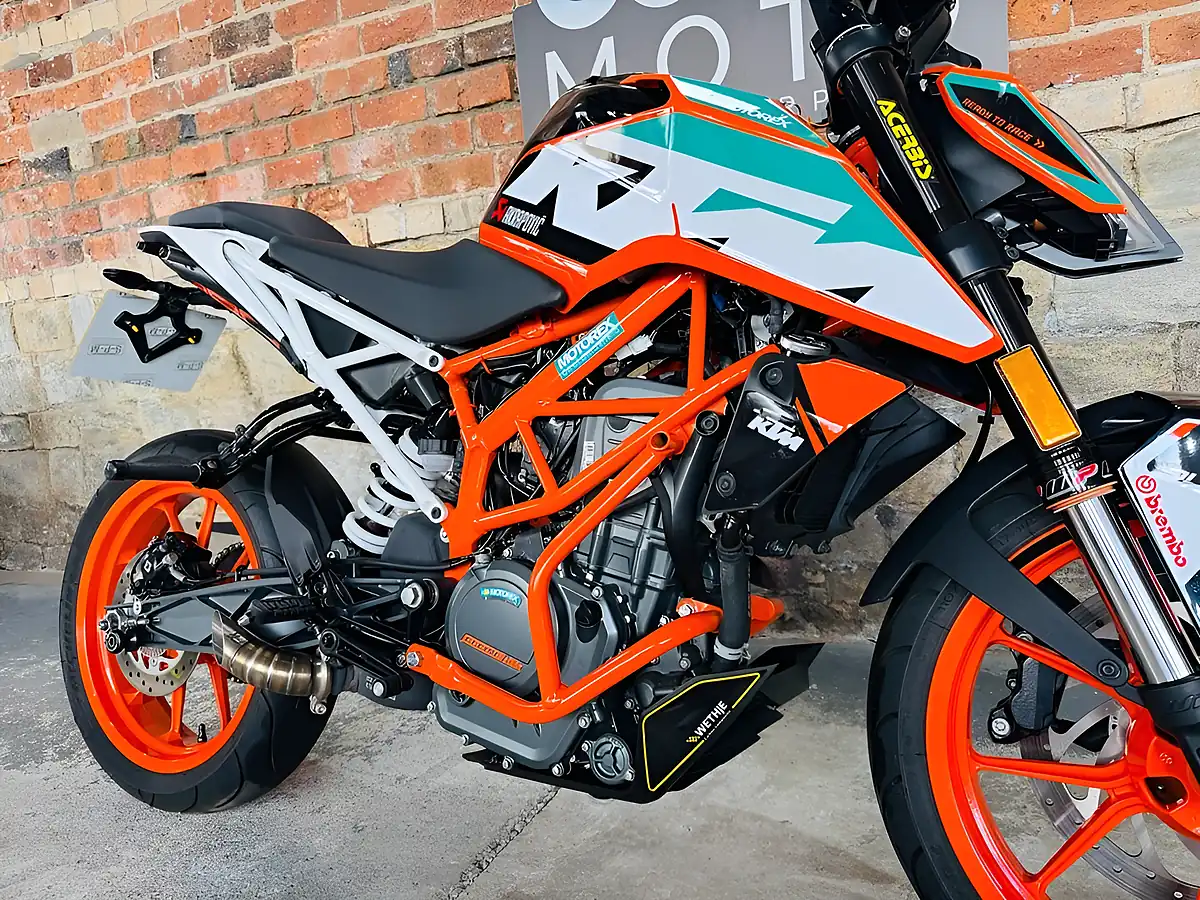 Used 2017 Ktm 390 Duke Orange - Interior and Exterior details 6