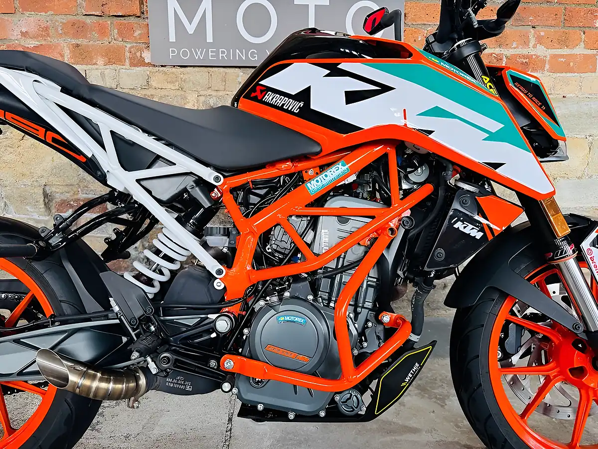Used 2017 Ktm 390 Duke Orange - Interior and Exterior details 7