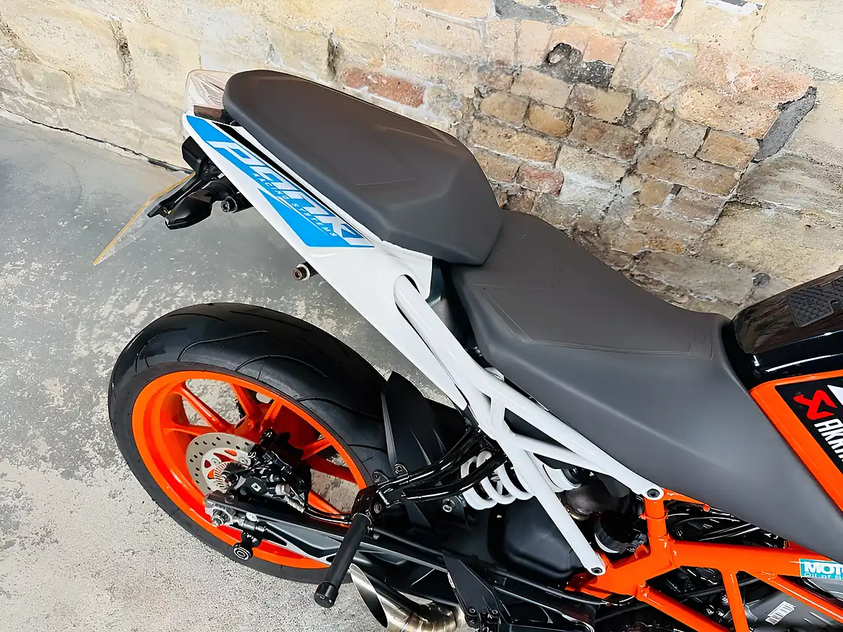 Used 2017 Ktm 390 Duke Orange - Interior and Exterior details 9