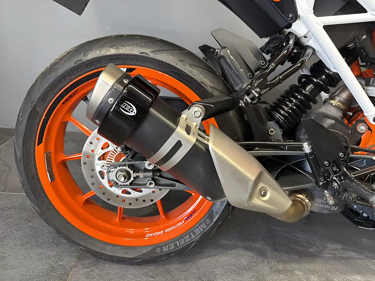 Used 2017 Ktm 390 Duke Orange - Interior and Exterior details 5