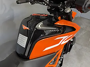 Used 2017 Ktm 390 Duke Orange - Interior and Exterior details 7