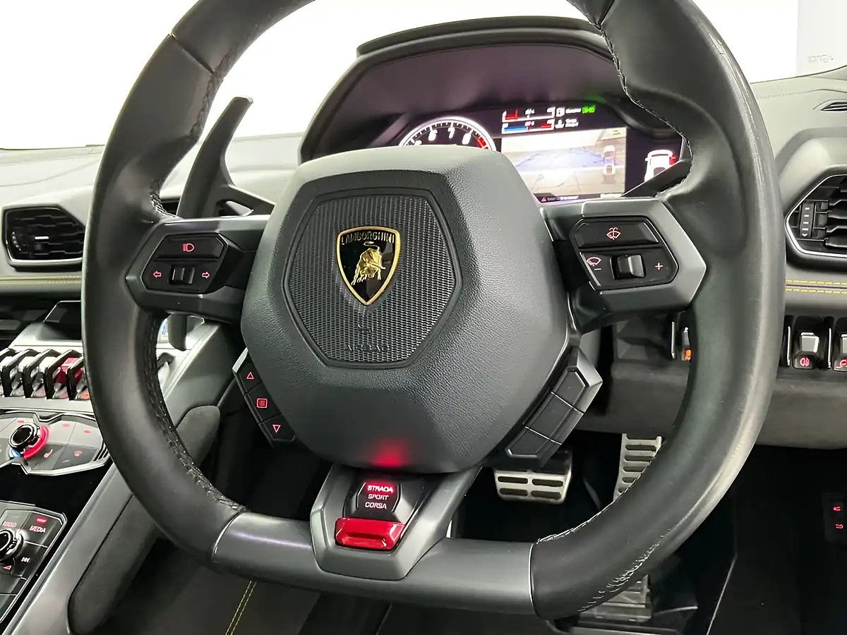 Used 2017 Lamborghini Huracan Coupe Black - Interior and Exterior details 10