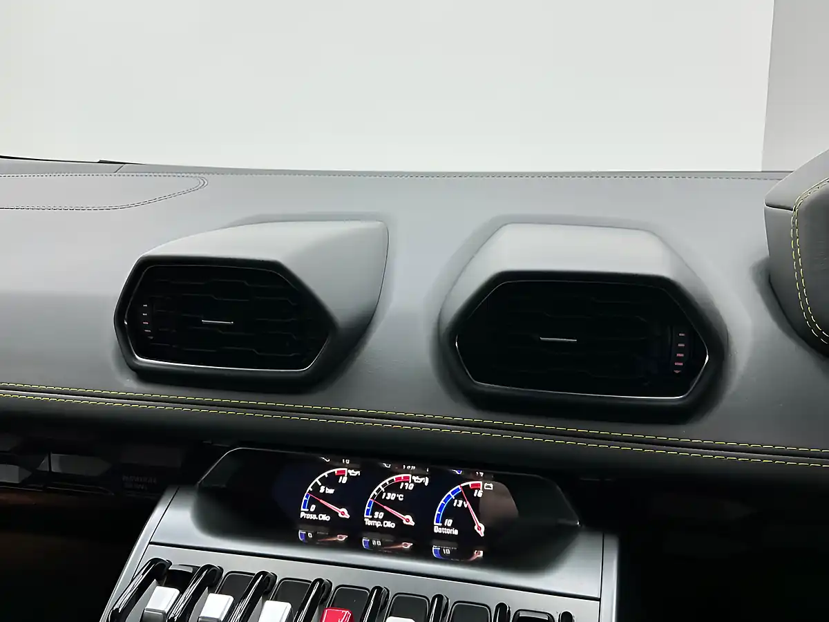 Used 2017 Lamborghini Huracan Coupe Black - Interior and Exterior details 16
