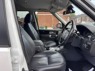Used 2017 Land Rover Discovery 4 Graphite White - Interior and Exterior details 10