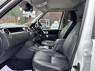 Used 2017 Land Rover Discovery 4 Graphite White - Interior and Exterior details 12