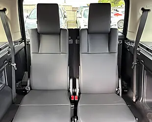 Used 2017 Land Rover Discovery 4 Graphite White - Interior and Exterior details 14