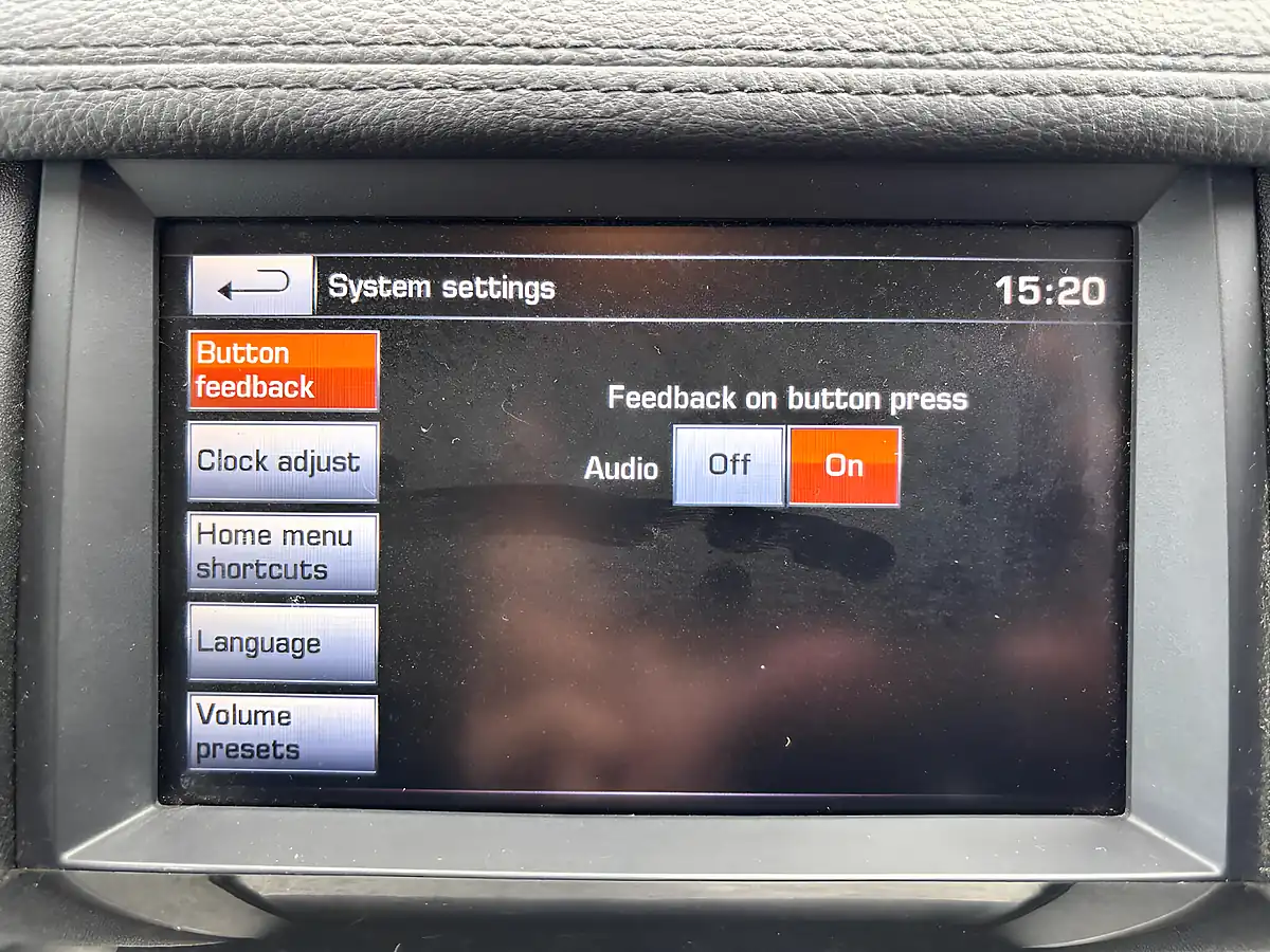 Used 2017 Land Rover Discovery 4 Graphite White - Interior and Exterior details 17