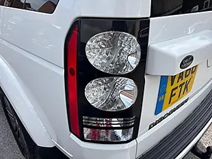 Used 2017 Land Rover Discovery 4 Graphite White - Interior and Exterior details 19