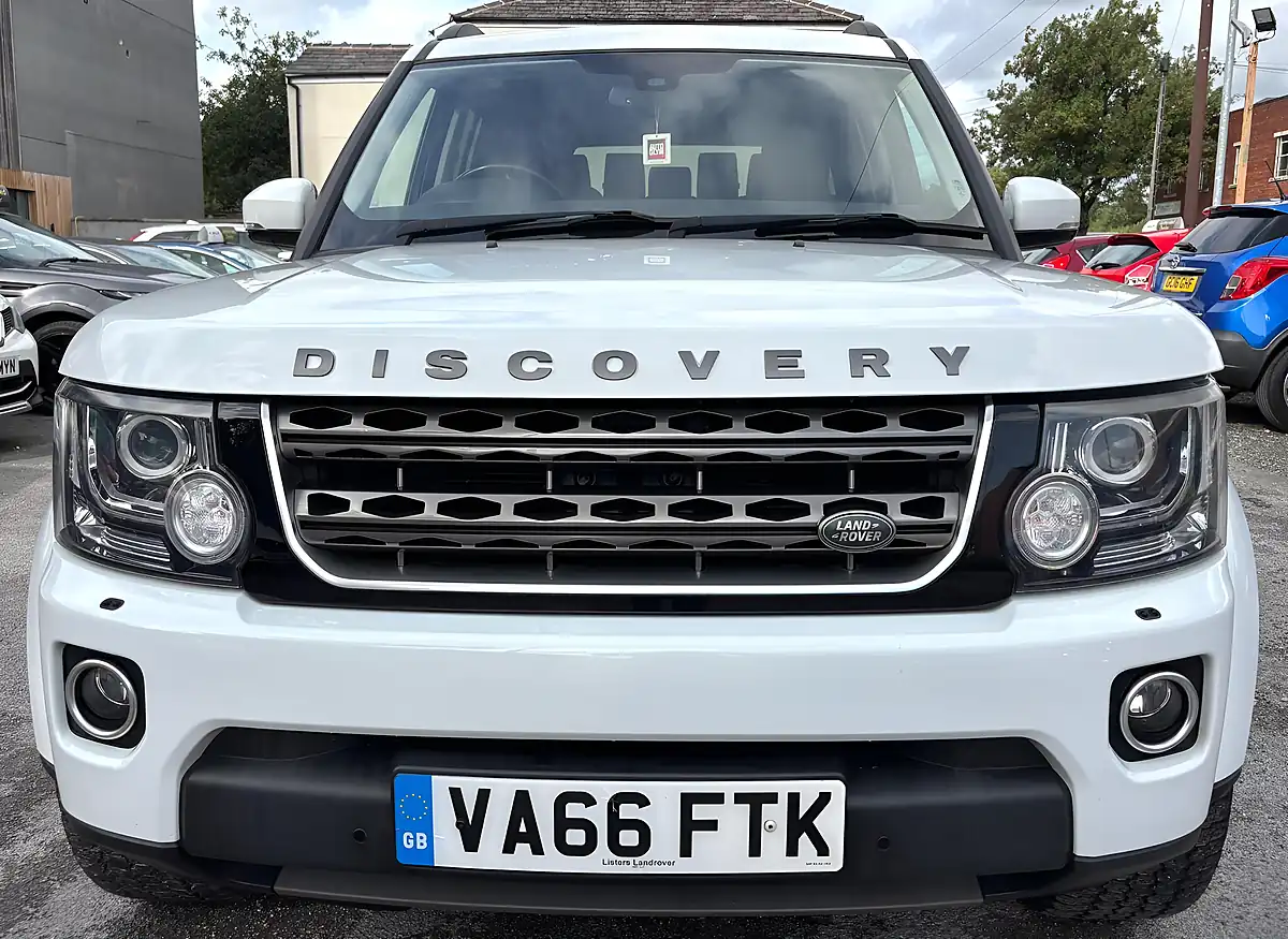 Used 2017 Land Rover Discovery 4 Graphite White - Interior and Exterior details 3