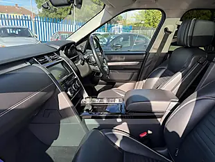 Used 2017 Land Rover Discovery First Edition Black - Interior and Exterior details 10