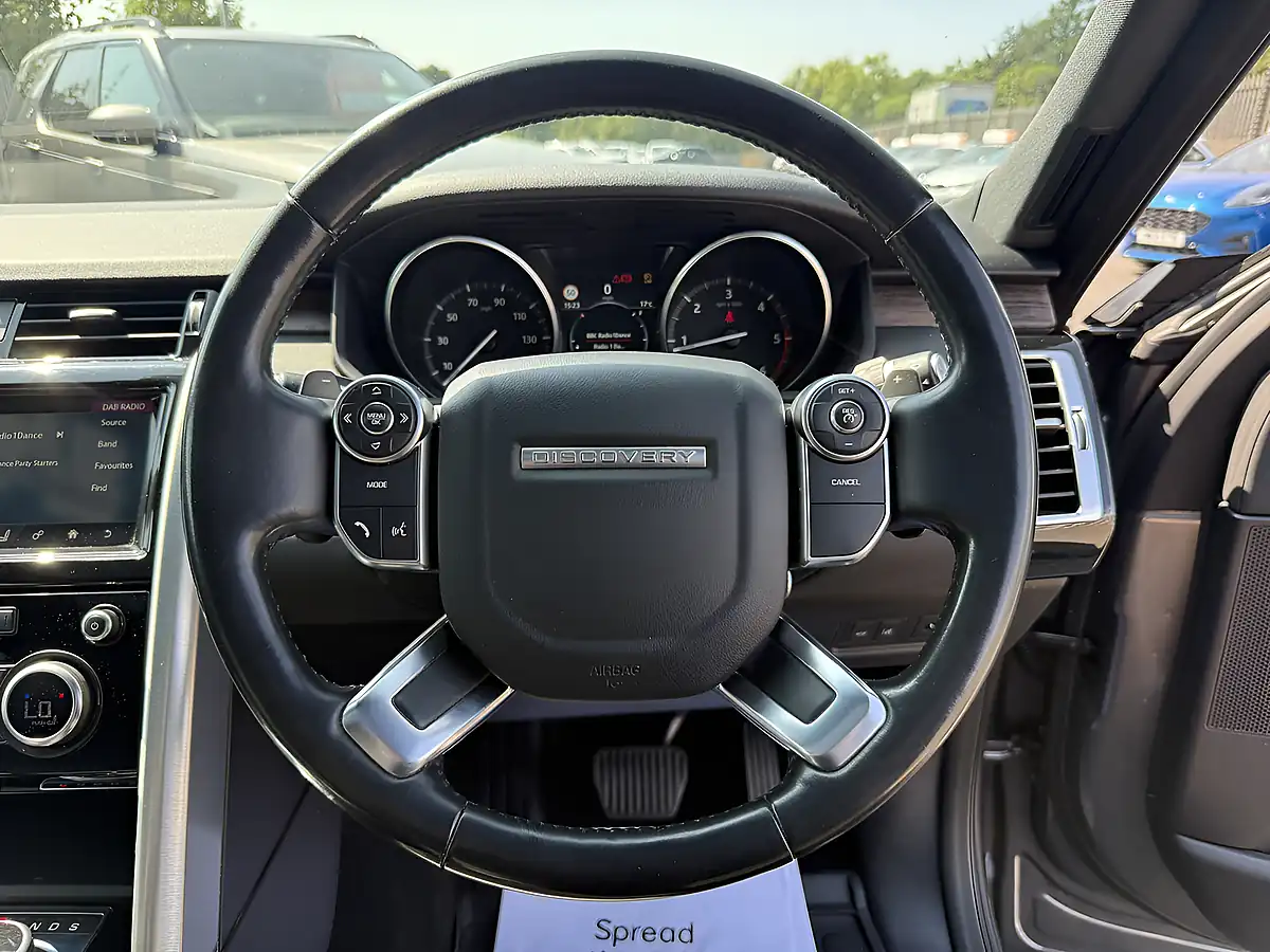 Used 2017 Land Rover Discovery Hse Ammonite Grey - Interior and Exterior details 12