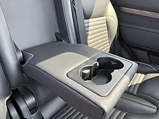 Used 2017 Land Rover Discovery Hse Ammonite Grey - Interior and Exterior details 15