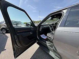 Used 2017 Land Rover Discovery Hse Ammonite Grey - Interior and Exterior details 18