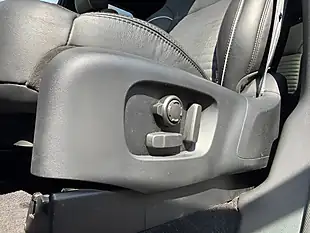 Used 2017 Land Rover Discovery Hse Ammonite Grey - Interior and Exterior details 19