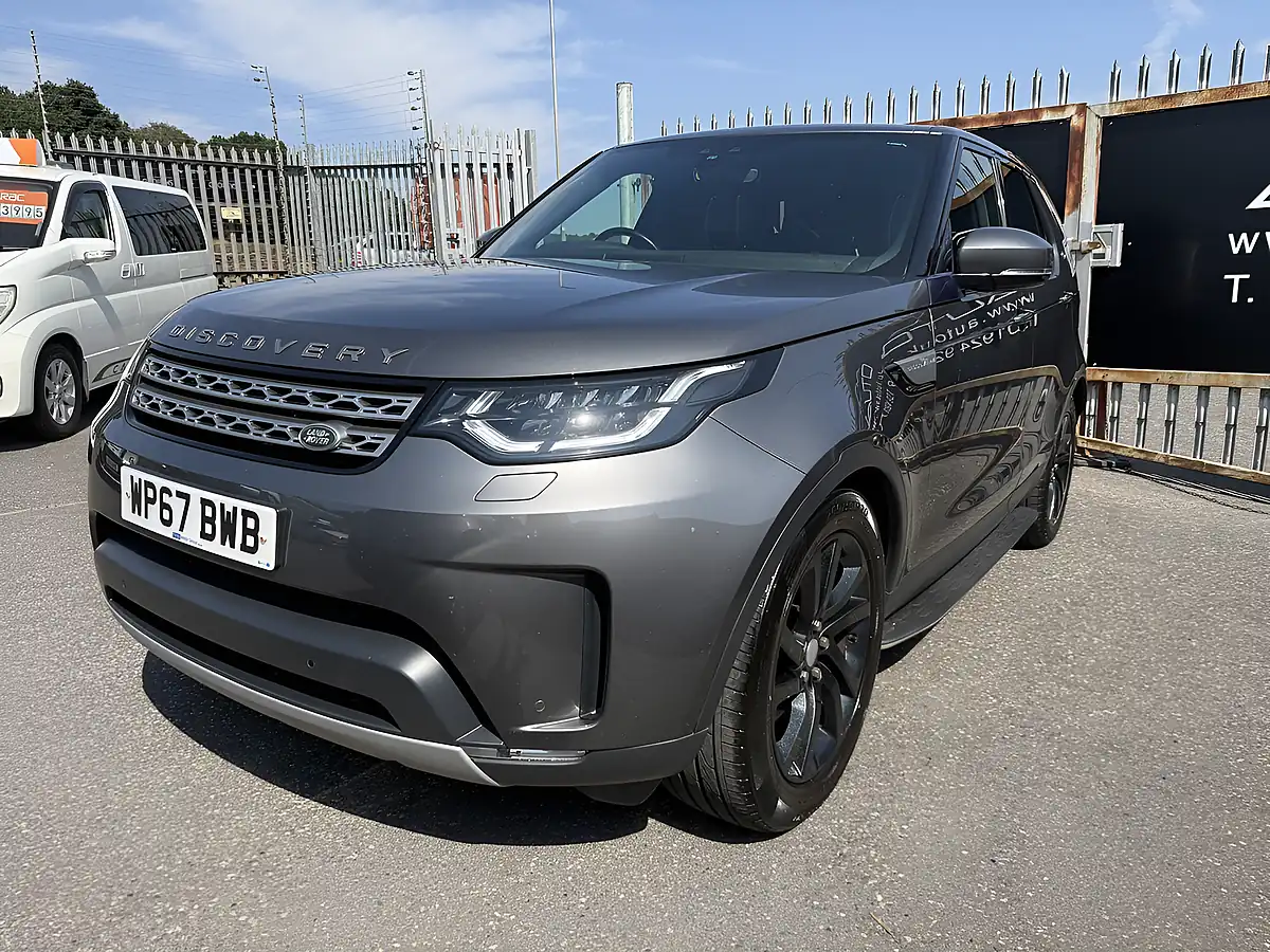 Used 2017 Land Rover Discovery Hse Ammonite Grey - Interior and Exterior details 4
