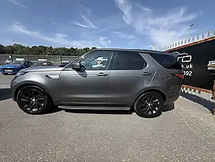 Used 2017 Land Rover Discovery Hse Ammonite Grey - Interior and Exterior details 5