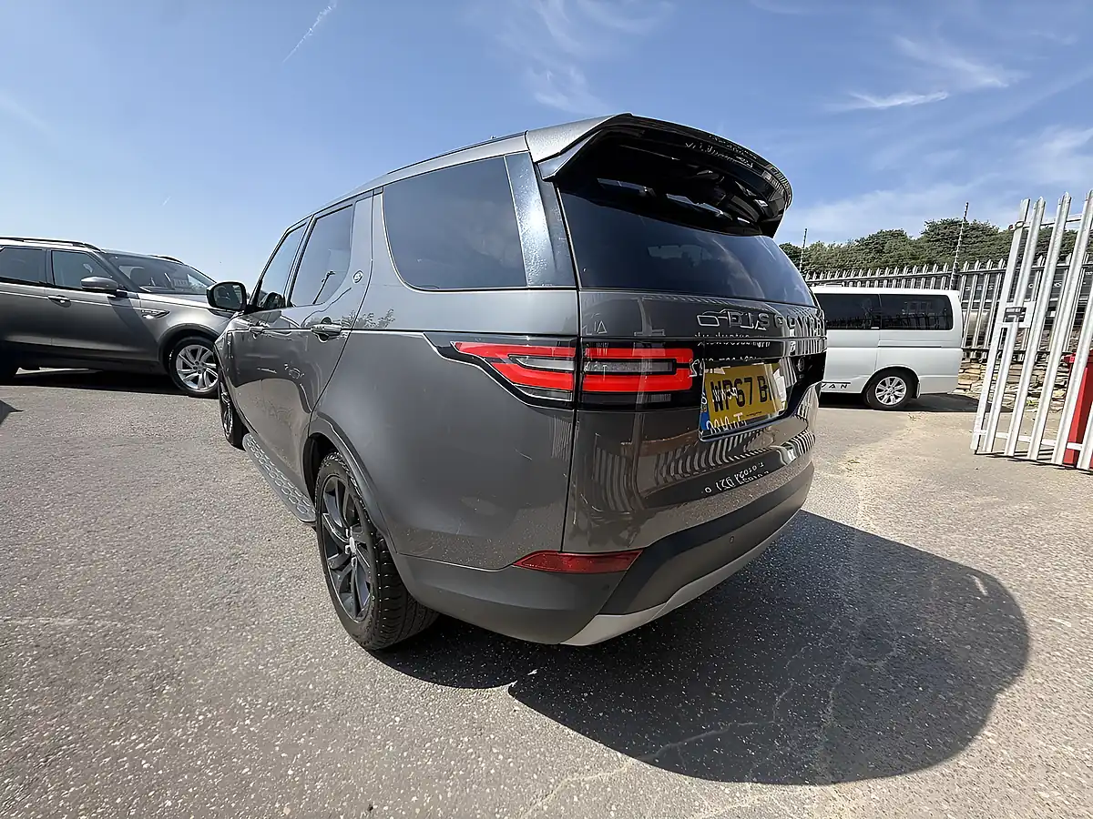 Used 2017 Land Rover Discovery Hse Ammonite Grey - Interior and Exterior details 9