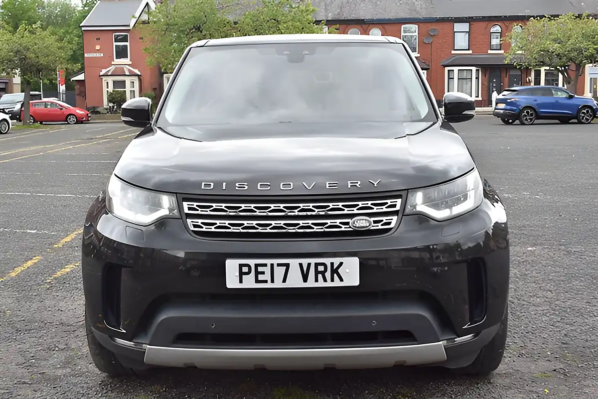 Used 2017 Land Rover Discovery Hse Black - Interior and Exterior details 17