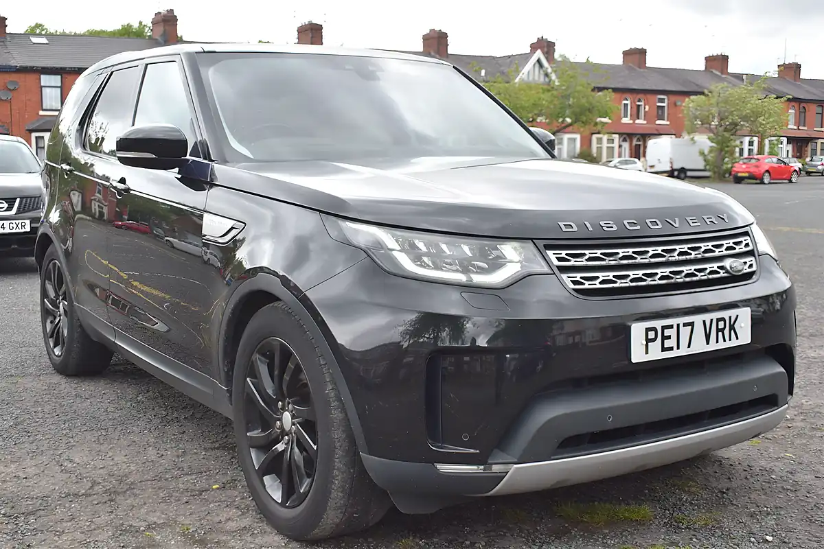 Used 2017 Land Rover Discovery Hse Black - Interior and Exterior details 2