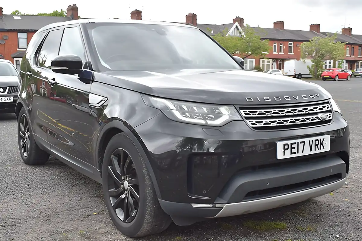 Used 2017 Land Rover Discovery Hse Black - Interior and Exterior details 3