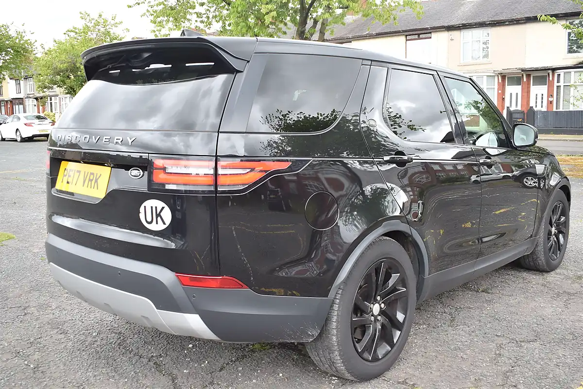 Used 2017 Land Rover Discovery Hse Black - Interior and Exterior details 4