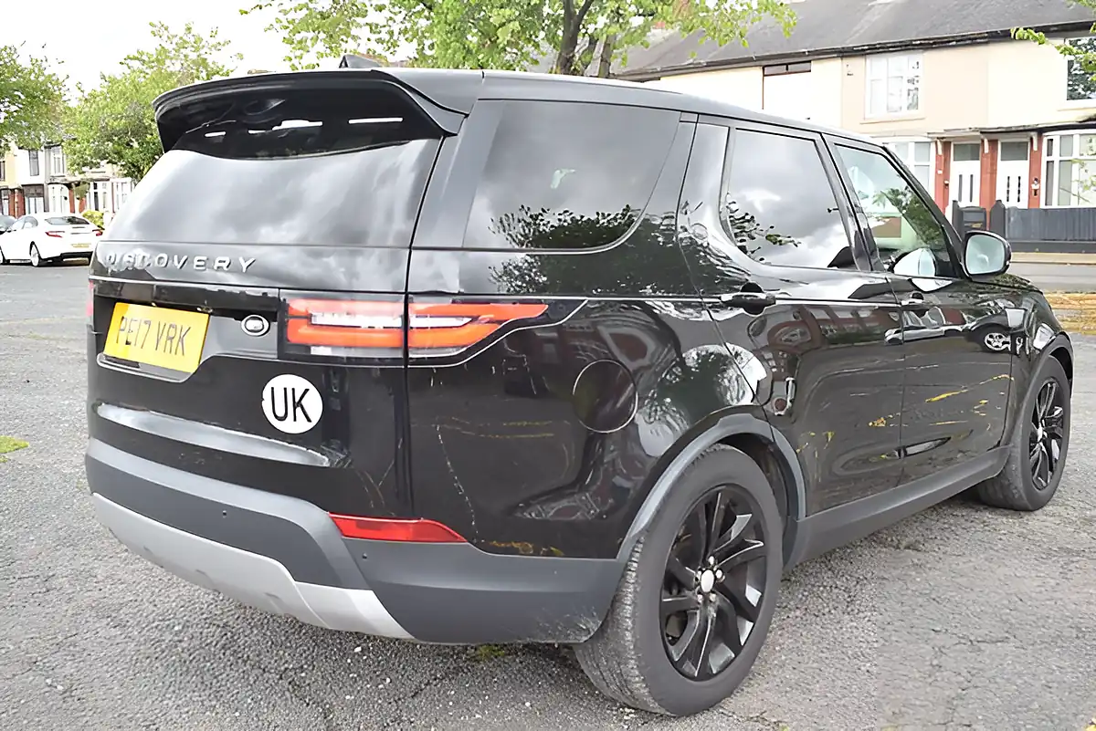 Used 2017 Land Rover Discovery Hse Black - Interior and Exterior details 5