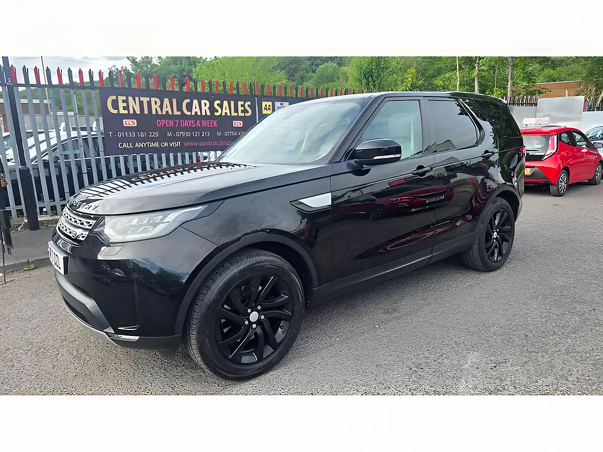 Used 2017 Land Rover Discovery Hse Black - Interior and Exterior details 12