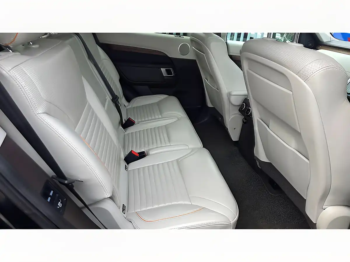Used 2017 Land Rover Discovery Hse Black - Interior and Exterior details 18