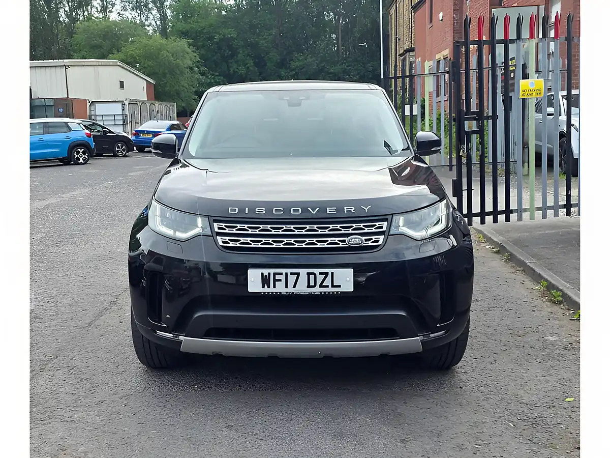 Used 2017 Land Rover Discovery Hse Black - Interior and Exterior details 2