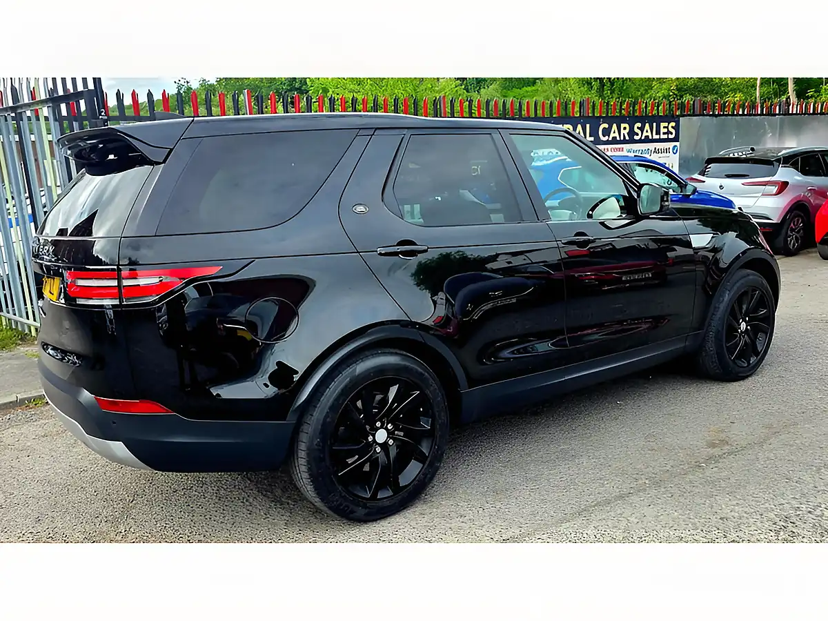 Used 2017 Land Rover Discovery Hse Black - Interior and Exterior details 8