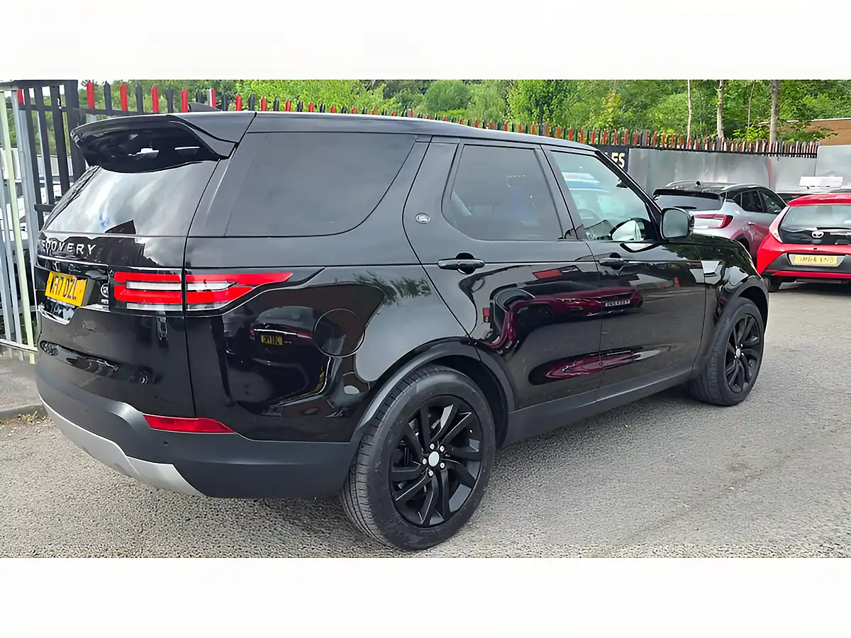 Used 2017 Land Rover Discovery Hse Black - Interior and Exterior details 9
