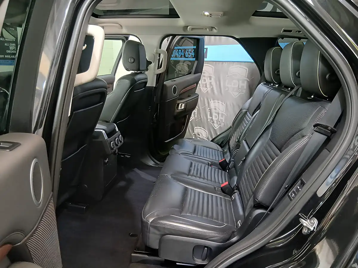 Used 2017 Land Rover Discovery Hse Black - Interior and Exterior details 17
