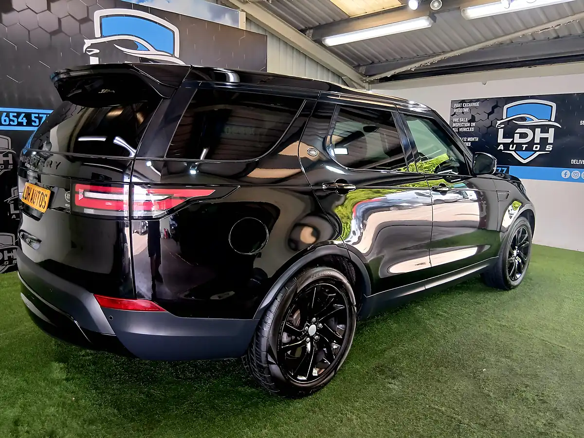 Used 2017 Land Rover Discovery Hse Black - Interior and Exterior details 3
