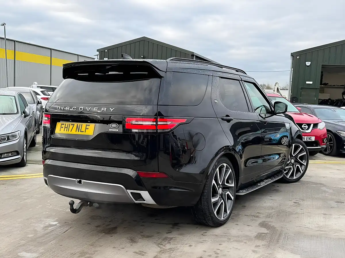 Used 2017 Land Rover Discovery Hse Black - Interior and Exterior details 10