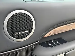 Used 2017 Land Rover Discovery Hse Black - Interior and Exterior details 18