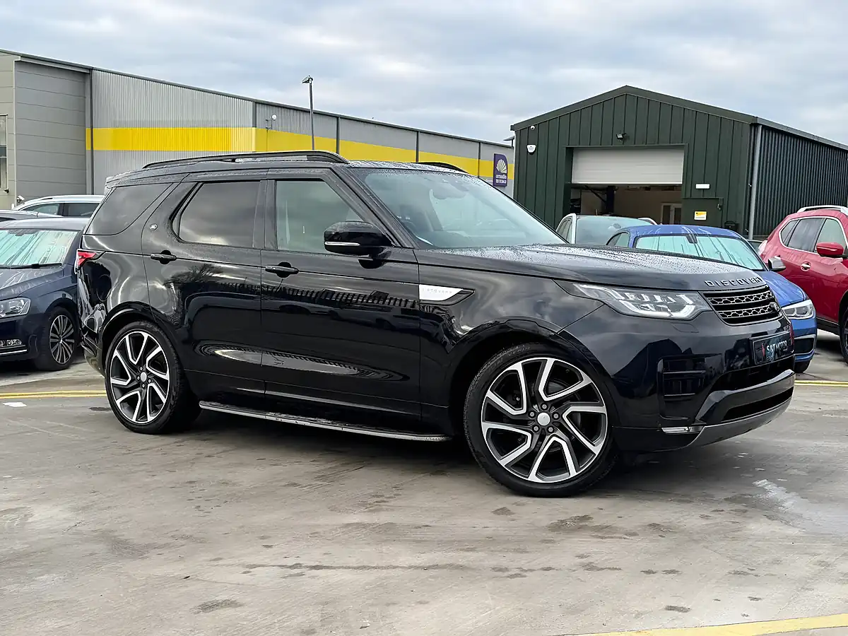 Used 2017 Land Rover Discovery Hse Black - Interior and Exterior details 2
