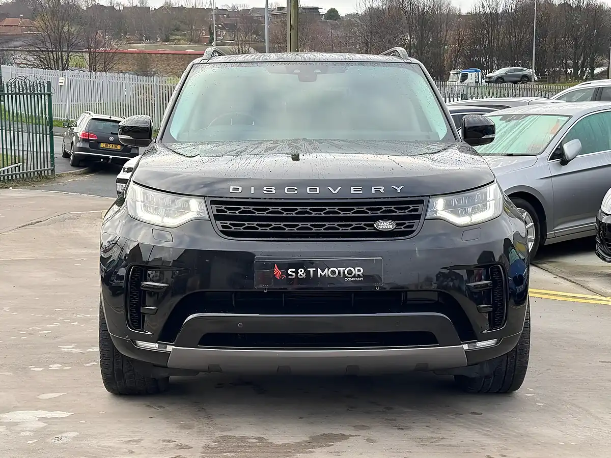 Used 2017 Land Rover Discovery Hse Black - Interior and Exterior details 3