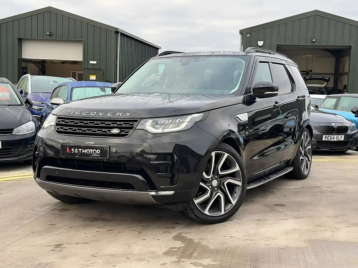 Used 2017 Land Rover Discovery Hse Black - Interior and Exterior details 6