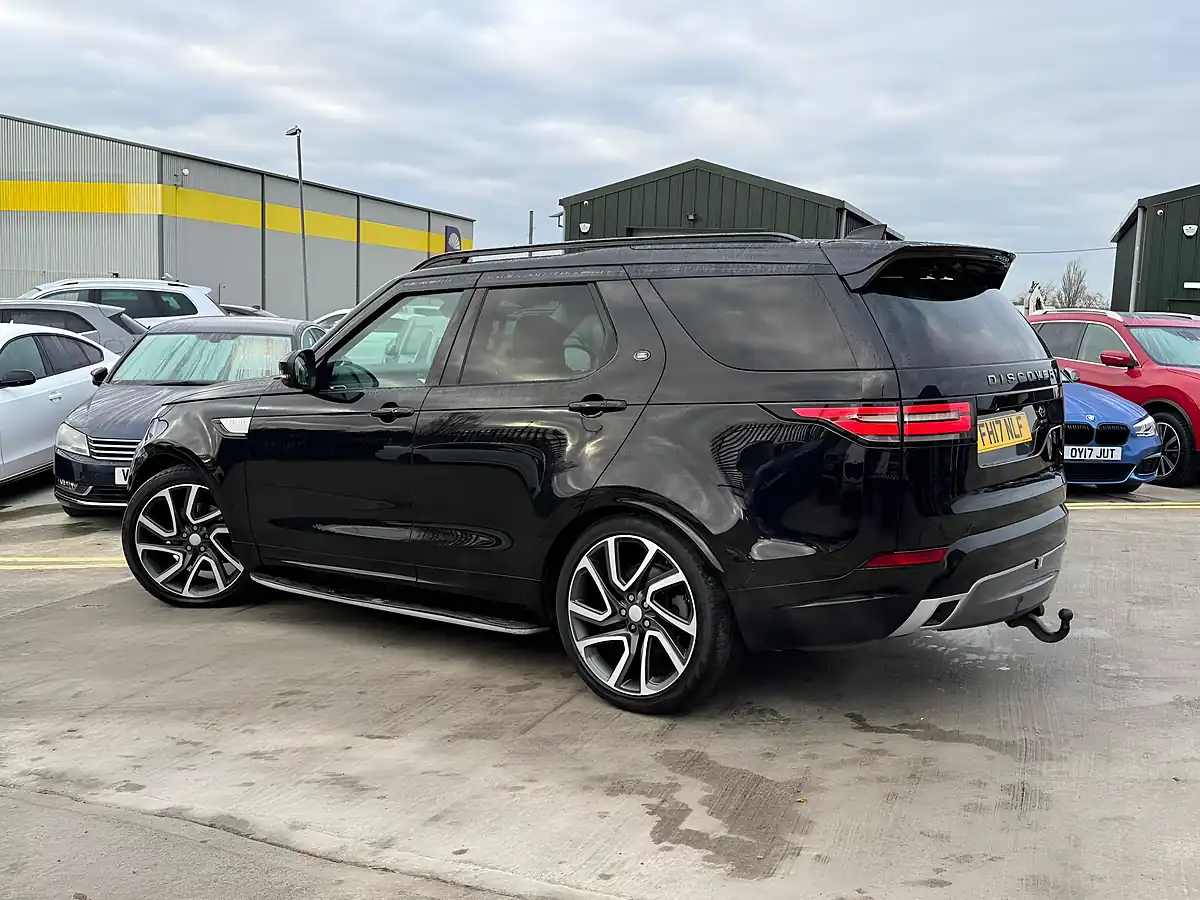 Used 2017 Land Rover Discovery Hse Black - Interior and Exterior details 7