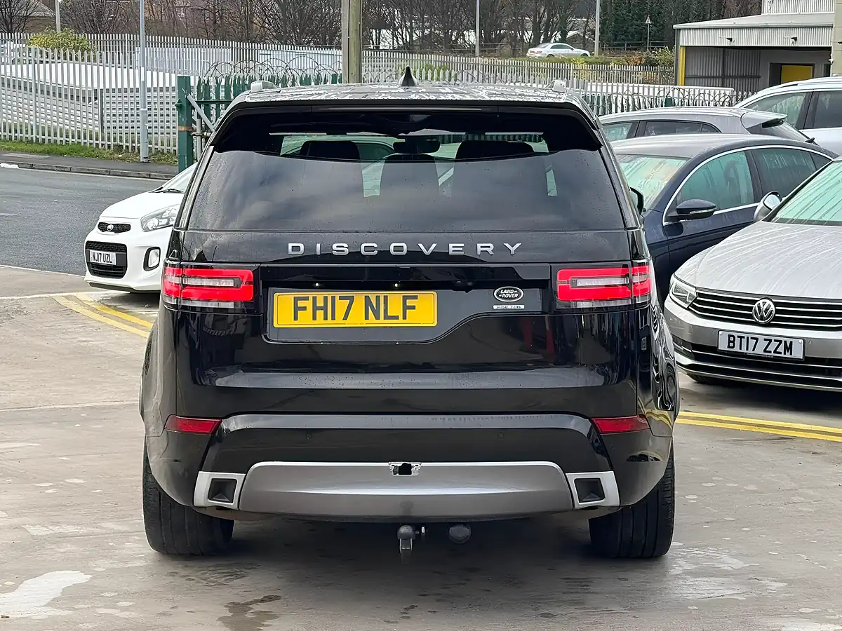 Used 2017 Land Rover Discovery Hse Black - Interior and Exterior details 9