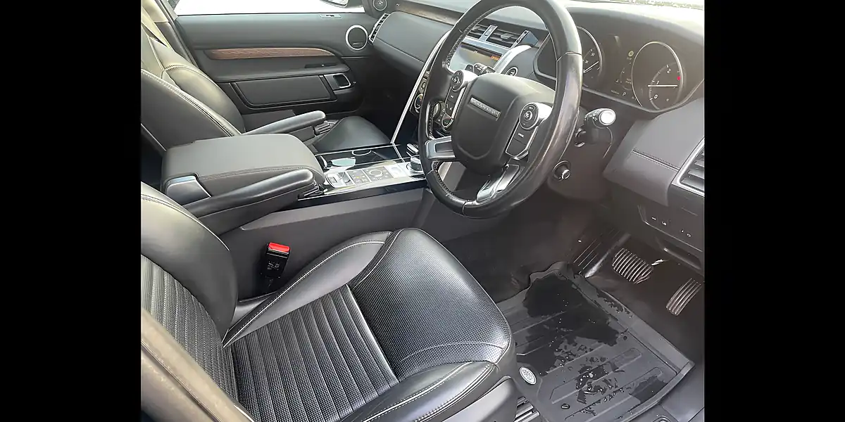 Used 2017 Land Rover Discovery Hse Green - Interior and Exterior details 16