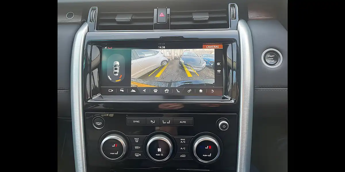 Used 2017 Land Rover Discovery Hse Green - Interior and Exterior details 19