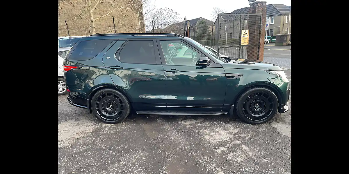 Used 2017 Land Rover Discovery Hse Green - Interior and Exterior details 3